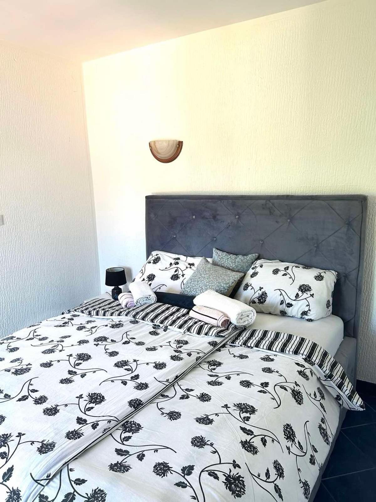 Apartments Maya Herceg Novi Ngoại thất bức ảnh
